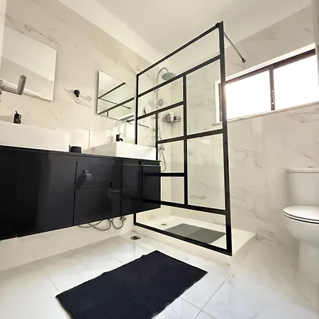 Casa Algarvia Townhouse Patio & Rooftop 別荘 *