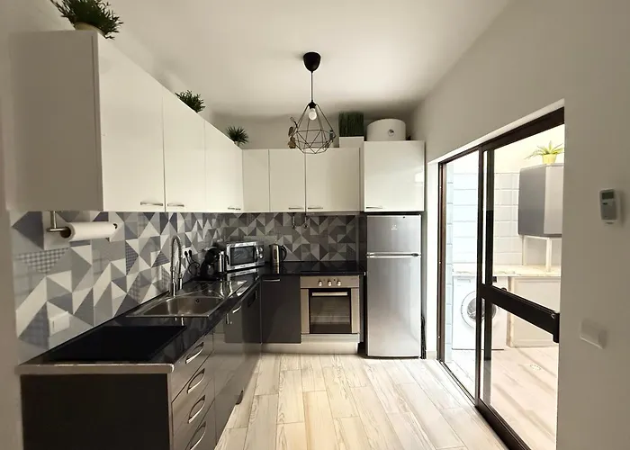 펜션 Casa Algarvia Townhouse Patio & Rooftop 포티마오