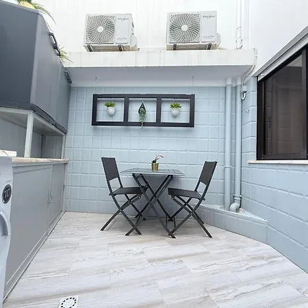 Casa Algarvia Townhouse Patio & Rooftop Semesterbostad *