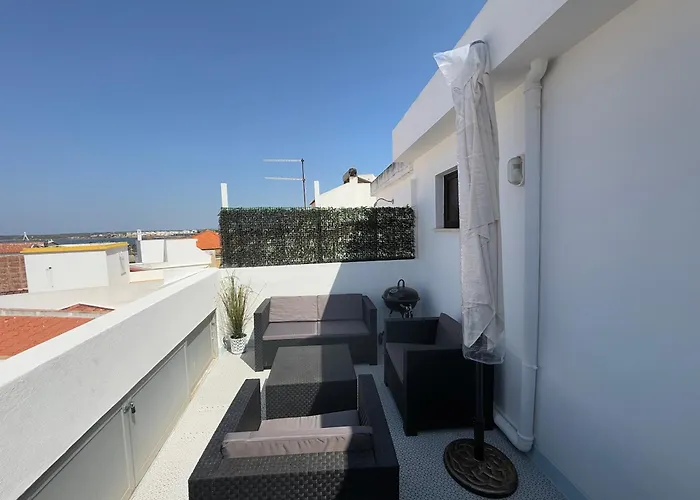Casa Algarvia Townhouse Patio & Rooftop *
