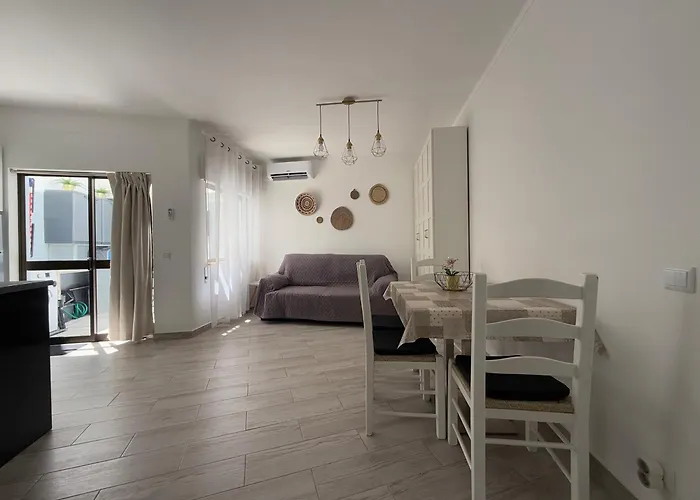 Casa Algarvia Townhouse Patio & Rooftop Tatil Evi Portimão