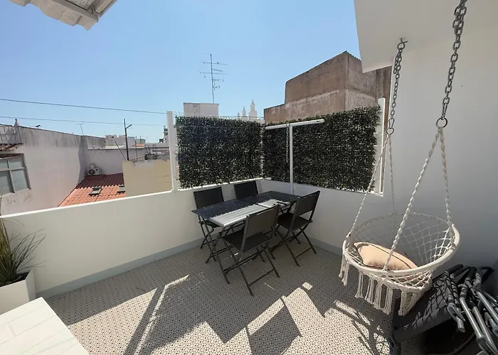 Casa Algarvia Townhouse Patio & Rooftop *