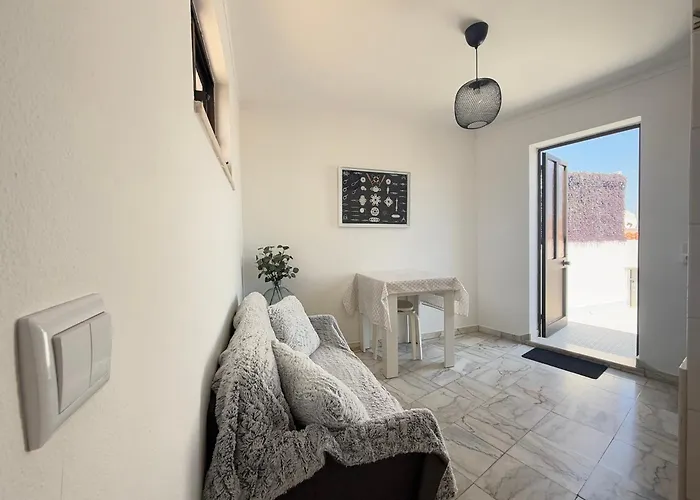 Casa Algarvia Townhouse Patio & Rooftop *