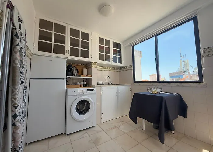 Casa Algarvia Townhouse Patio & Rooftop Tatil Evi Portimão